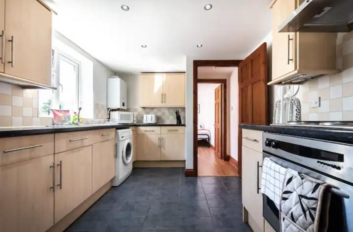 Metropolitan - 2 Bed, Private Parking Apartment, Great Commercial Home From Home Stay! Southampton Dış mekan fotoğraf